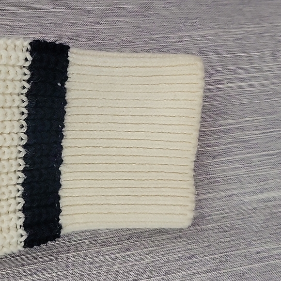 Abercrombie & Fitch Striped Sweater with buttons - Picture 4 of 7